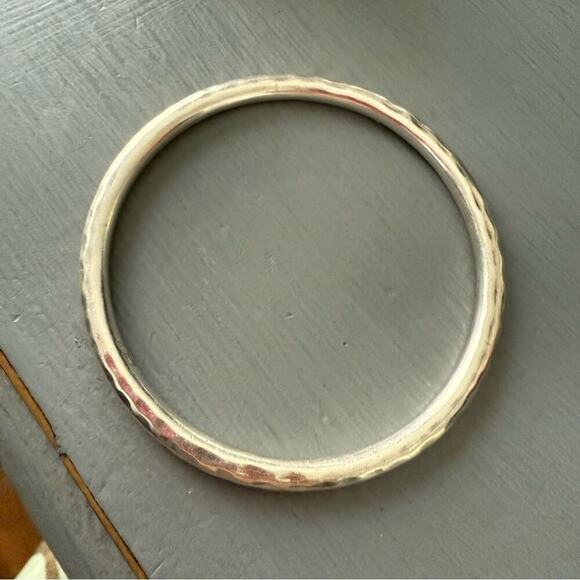 Silpada Hammered 5mm Silver Bangle Bracelet - Picture 3 of 11